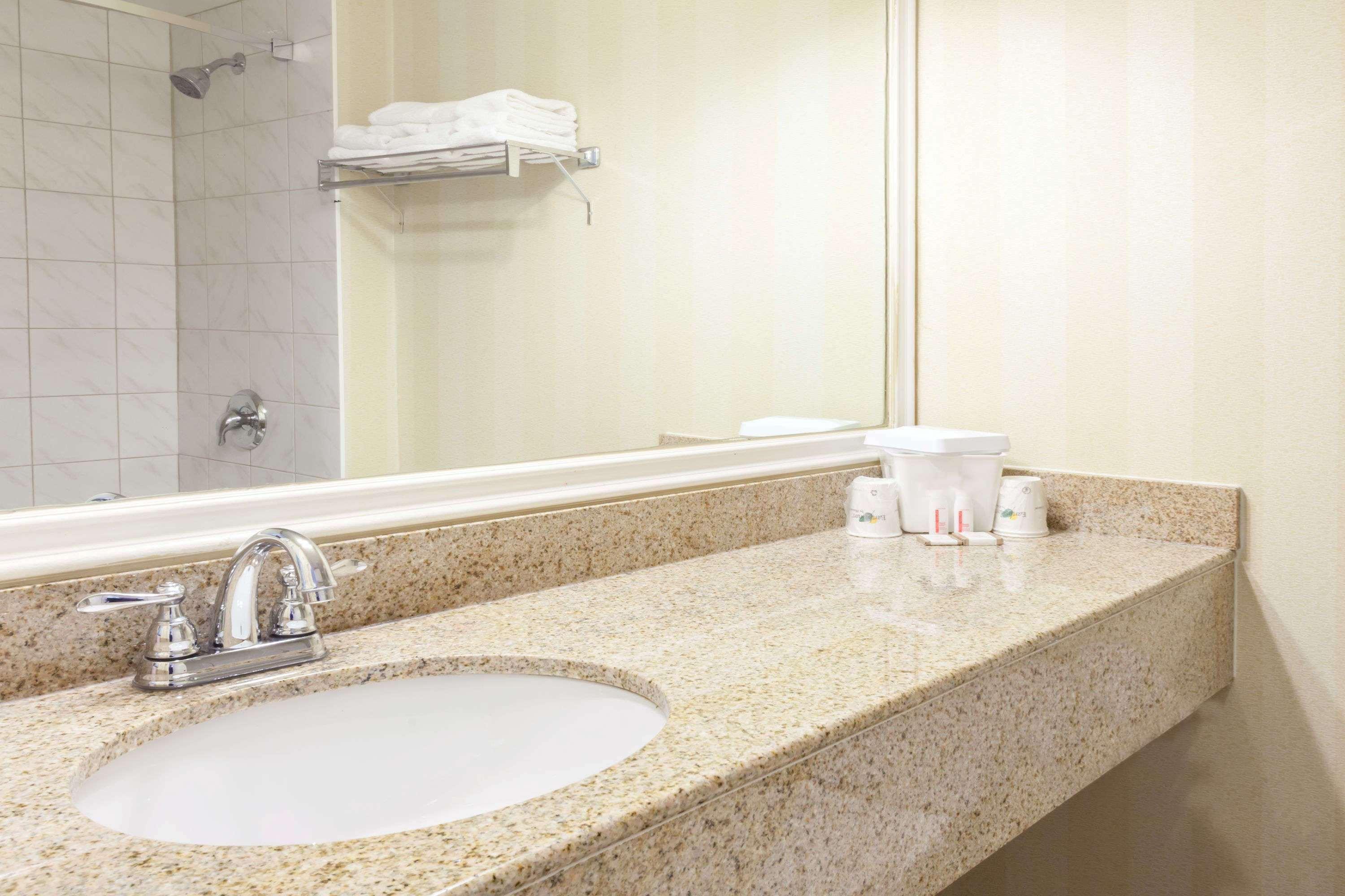 Toronto East Inn Extérieur photo